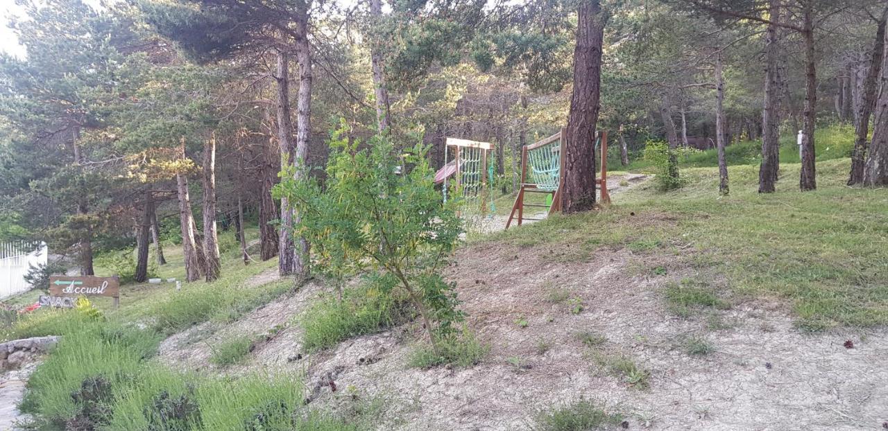 Camping La Chabannerie Hotel Saint-Martin-de-Clelles Екстериор снимка